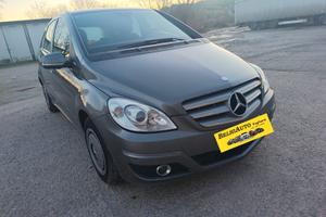 Mercedes-benz B 180 2010----1.7 Benzina