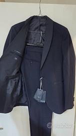 Elegante completo da uomo.