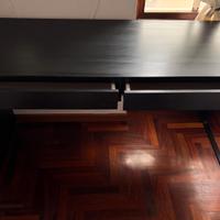 Scrivania nera (Ikea)