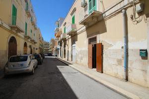 2 LOCALI A MOLFETTA