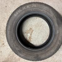 Pneumatici invernali Nexen 215/65 R16