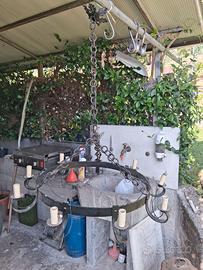 Lampadario in ferro battuto