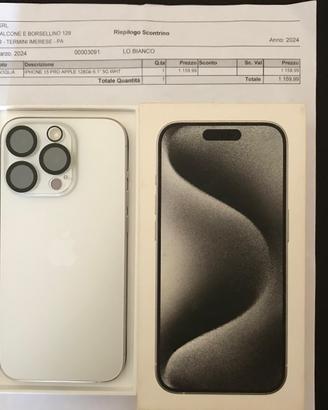 IPhone 15 Pro 128 GB titanium + 17 cover