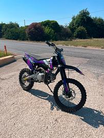CRZ 150cc BW  17/14 