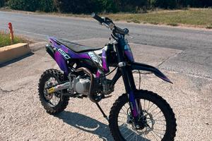 CRZ 150cc BW  17/14 