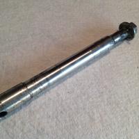 PERNO RUOTA ANTERIORE VROD