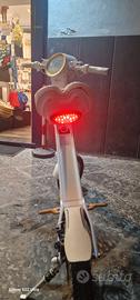 mini scooter elettrico 
