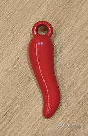 Ciondolo portafortuna cornetto rosso