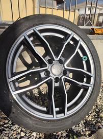 cerchi originali Audi da 18 pollici più gomme 