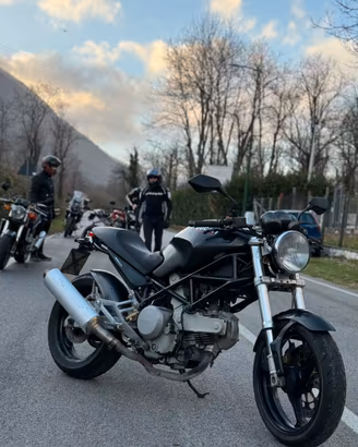 Ducati Monster 400 Dark SD