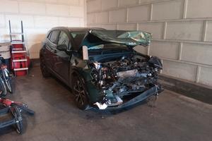 KIA SPORTAGE VERDE INCIDENTATA