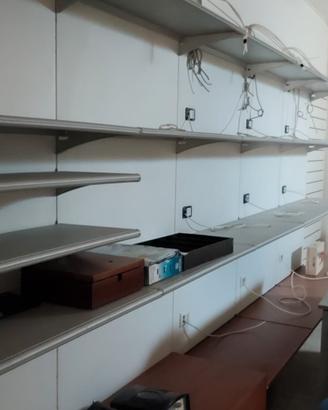 Arredamento per negozio o ufficio