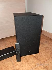 Soundbar Samsung con telecomando e cassa