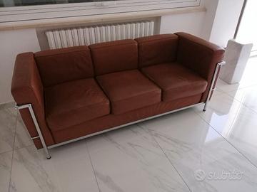 Divano 3 posti di pelle LC2 Le Corbusier