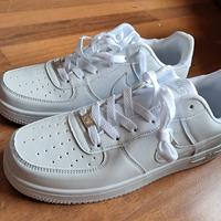 Scarpe Nike AIR  numero 43 bianche