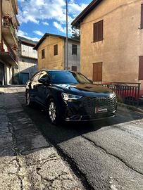 Audi Q3 Sportback 35 TDI Total black
