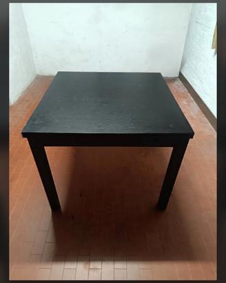Tavolo e sedie 