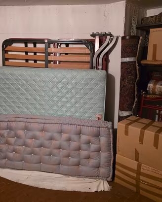 Letto a una piazza e mezzo francese + due letti 