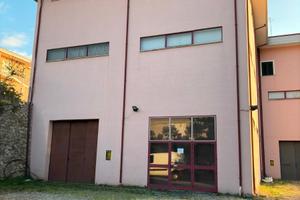 Locale commerciale di 350 m²