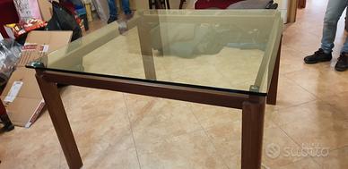 Tavolo soggiorno quadrato cristallo temperato