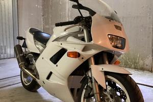 YAMAHA FZR 1000
