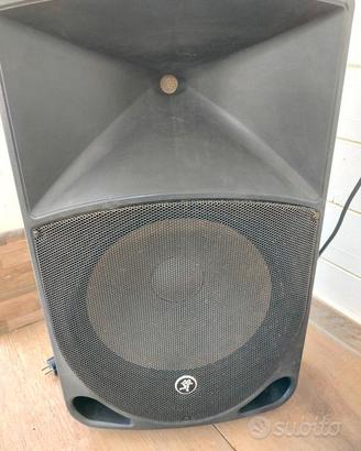 Impianto audio completo con due casse da 1000 W