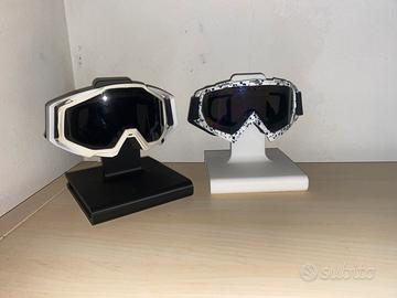 Espositore per mascherine moto. Design originale