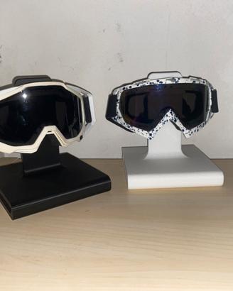 Espositore per mascherine moto. Design originale