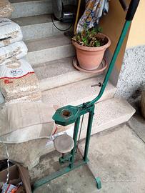 Tappatrice per tappi di sughero