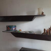 Mensole in massello ricavate da mangiatoia