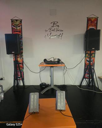 impianto stereo, console,  fumogeno e luci