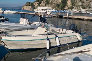 Barca 5.70 metri, carrello, motore Yamaha 40/60