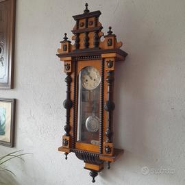 antico  orologio pendolo a muro 