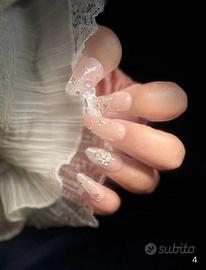 Manicure indossabile realizzata interamente a mano