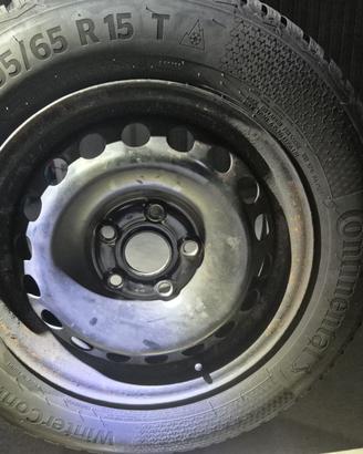 4 cerchi ferro con gomme invernali 195/65 R15 T MS