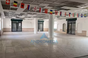 Immobile di 1900 m² a Cercola