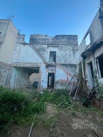 Casa indipendente totalmente da riattare