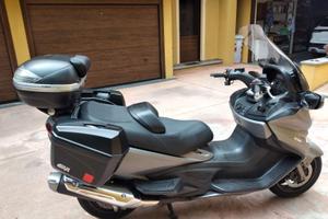 Moto Suzuki Burgman 650