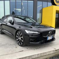 VOLVO V60 B4 (d) automatico Plus Dark