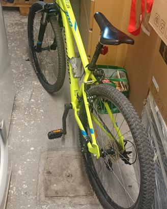 Mountain bike st100 giallo fluo
