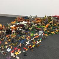 Animali in gomma e plastica