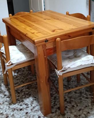Tavolo in legno massiccio con 6 sedie 