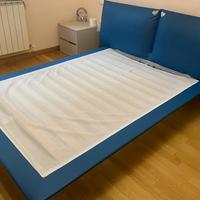 Letto matrimoniale con doghe