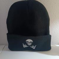 Berretto invernale nero con teschio