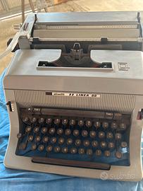 Macchina da scrivere Olivetti linea 88