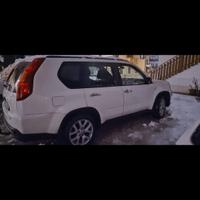 Nissan X trail con gancio traino appena revisionat