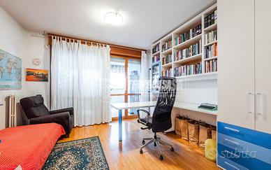 Stanza - Camera a Milano 4 locali