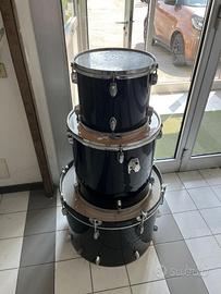 Batteria Nera,  Kit con cassa, tom e timpano!