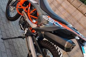 KTM 690 Enduro R (2024) 4.500 km - Full accessori 
