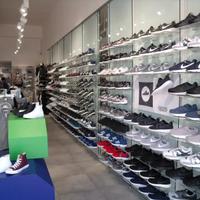 ARREDO NEGOZIO ABBIGLIAMENTO